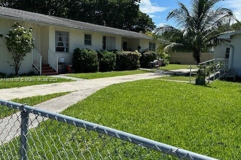 Commercial property in Miami, Florida 198.35 sq.m. № 2077169 - photo 2