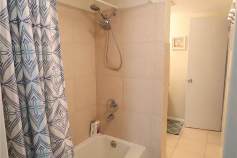 Condominio en alquiler en Bradenton, Florida, 2 dormitorios, 86.96 m2 № 1750608 - foto 11