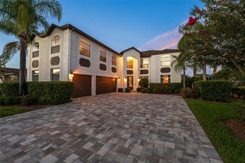 House in Odessa, Florida 5 bedrooms, 361.58 sq.m. № 2226818