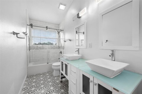 Casa en venta en Odessa, Florida, 5 dormitorios, 361.58 m2 № 2226818 - foto 30