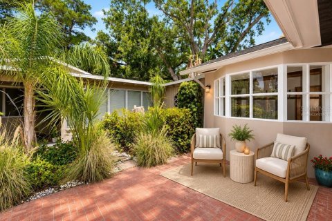Casa en venta en Saint Petersburg, Florida, 5 dormitorios, 220.36 m2 № 2227772 - foto 3