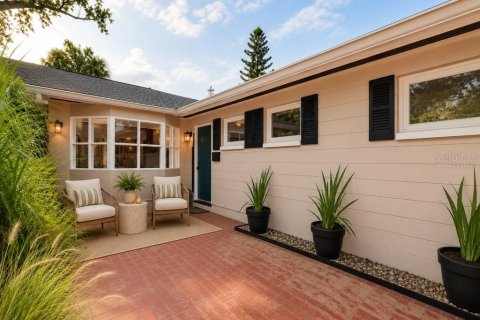 Casa en venta en Saint Petersburg, Florida, 5 dormitorios, 220.36 m2 № 2227772 - foto 2