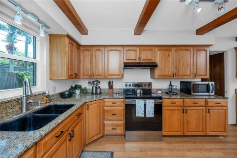 Casa en venta en Saint Petersburg, Florida, 5 dormitorios, 220.36 m2 № 2227772 - foto 8