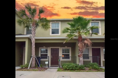 Adosado en venta en Ruskin, Florida, 2 dormitorios, 105.91 m2 № 1785593 - foto 1