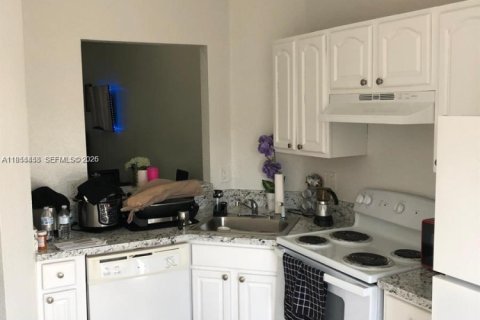 Touwnhouse à vendre à Homestead, Floride: 2 chambres, 85.38 m2 № 2154145 - photo 4
