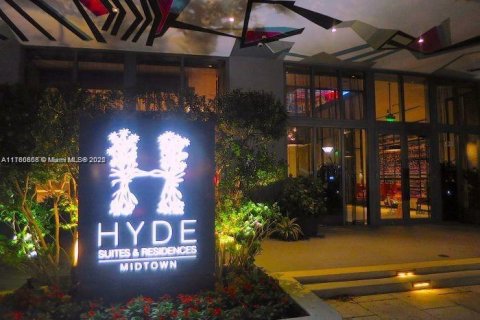 Купить кондоминиум в Майами, Флорида 1 спальня, 57.69м2, № 1958770 - фото 2