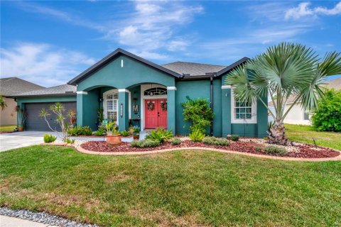 House in Land O' Lakes, Florida 4 bedrooms, 281.77 sq.m. № 1679071 - photo 2
