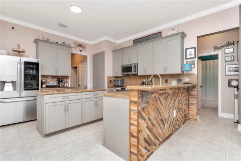House in Land O' Lakes, Florida 4 bedrooms, 281.77 sq.m. № 1679071 - photo 16