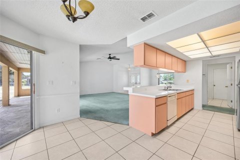 Casa en venta en Spring Hill, Florida, 3 dormitorios, 161 m2 № 1826286 - foto 12