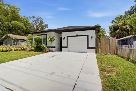 Casa en venta en Tampa, Florida, 5 dormitorios, 154.5 m2 № 2210218 - foto 3