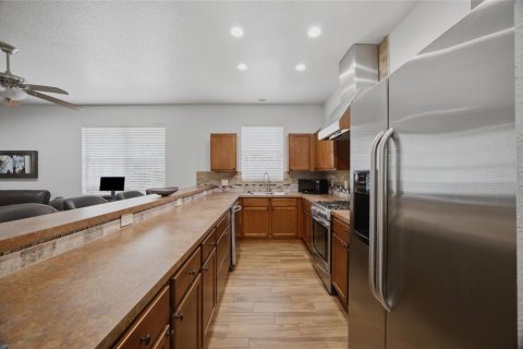 Casa en venta en Tampa, Florida, 5 dormitorios, 154.5 m2 № 2210218 - foto 8
