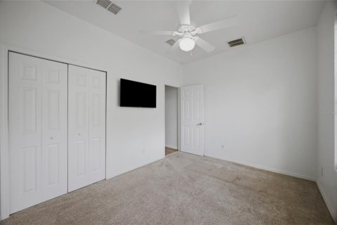 Casa en venta en Tampa, Florida, 5 dormitorios, 154.5 m2 № 2210218 - foto 16