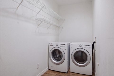 Casa en venta en Tampa, Florida, 5 dormitorios, 154.5 m2 № 2210218 - foto 19
