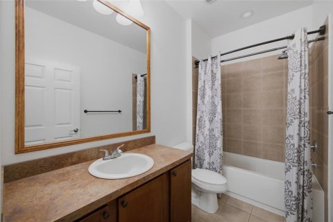 Casa en venta en Tampa, Florida, 5 dormitorios, 154.5 m2 № 2210218 - foto 18