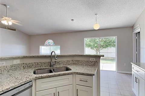 Villa ou maison à vendre à Poinciana, Floride: 3 chambres, 155.61 m2 № 2430973 - photo 6