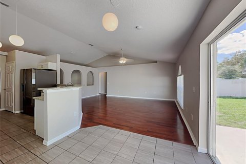 Villa ou maison à vendre à Poinciana, Floride: 3 chambres, 155.61 m2 № 2430973 - photo 13