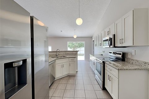 Villa ou maison à vendre à Poinciana, Floride: 3 chambres, 155.61 m2 № 2430973 - photo 8