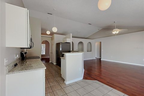 Villa ou maison à vendre à Poinciana, Floride: 3 chambres, 155.61 m2 № 2430973 - photo 12