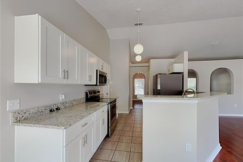 Villa ou maison à vendre à Poinciana, Floride: 3 chambres, 155.61 m2 № 2430973 - photo 9