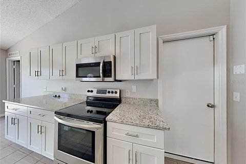 Villa ou maison à vendre à Poinciana, Floride: 3 chambres, 155.61 m2 № 2430973 - photo 11