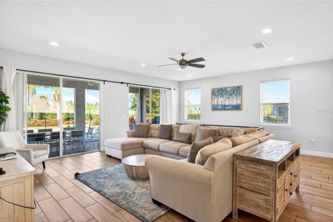House in Kissimmee, Florida 9 bedrooms, 430.14 sq.m. № 2106893 - photo 8