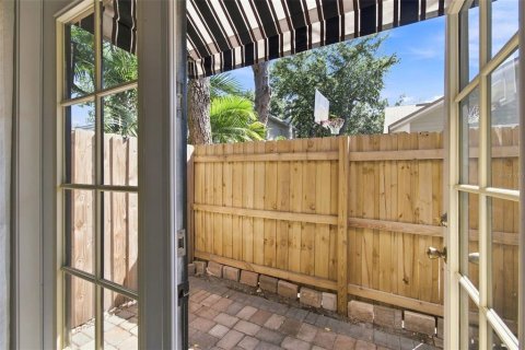 Touwnhouse à vendre à Tampa, Floride: 2 chambres, 94.2 m2 № 2380615 - photo 15