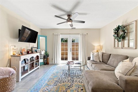 Touwnhouse à vendre à Tampa, Floride: 2 chambres, 94.2 m2 № 2380615 - photo 13