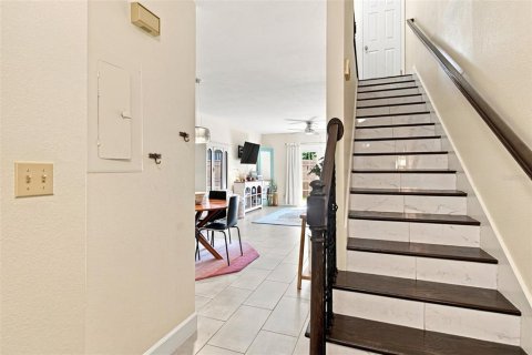 Touwnhouse à vendre à Tampa, Floride: 2 chambres, 94.2 m2 № 2380615 - photo 19
