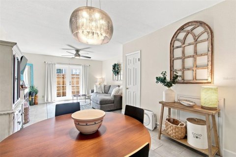 Touwnhouse à vendre à Tampa, Floride: 2 chambres, 94.2 m2 № 2380615 - photo 6