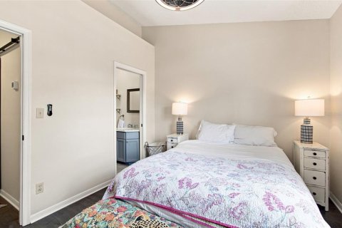 Touwnhouse à vendre à Tampa, Floride: 2 chambres, 94.2 m2 № 2380615 - photo 23