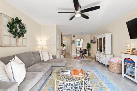 Touwnhouse à vendre à Tampa, Floride: 2 chambres, 94.2 m2 № 2380615 - photo 14