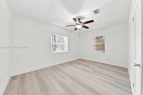 Villa ou maison à louer à Miami, Floride: 3 chambres, 142.05 m2 № 2307448 - photo 17