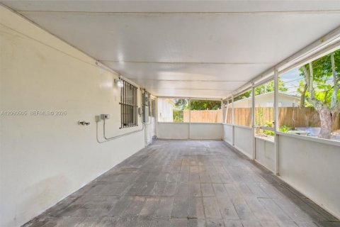 Villa ou maison à louer à Miami, Floride: 3 chambres, 142.05 m2 № 2307448 - photo 24