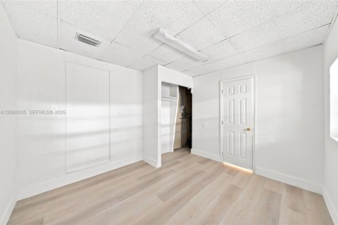 Villa ou maison à louer à Miami, Floride: 3 chambres, 142.05 m2 № 2307448 - photo 16