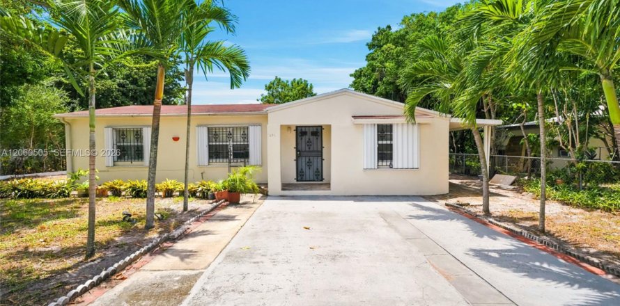 Villa ou maison à Miami, Floride 3 chambres, 142.05 m2 № 2307448