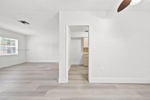 Villa ou maison à louer à Miami, Floride: 3 chambres, 142.05 m2 № 2307448 - photo 9