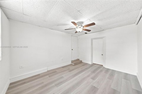 Villa ou maison à louer à Miami, Floride: 3 chambres, 142.05 m2 № 2307448 - photo 14