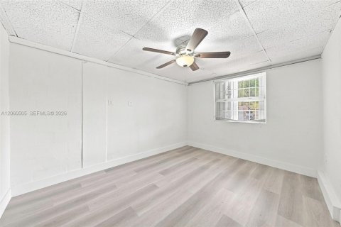 Villa ou maison à louer à Miami, Floride: 3 chambres, 142.05 m2 № 2307448 - photo 13