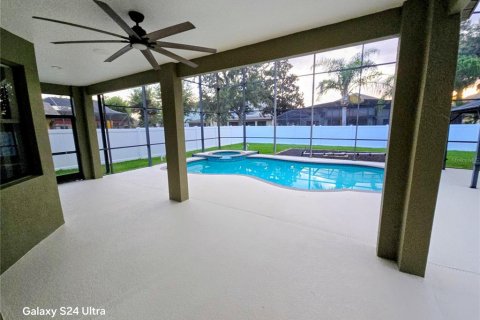 House in Mulberry, Florida 5 bedrooms, 335.19 sq.m. № 2294869 - photo 8