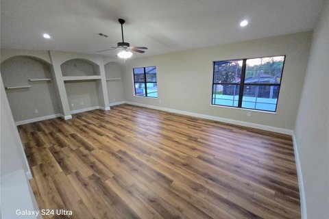 House in Mulberry, Florida 5 bedrooms, 335.19 sq.m. № 2294869 - photo 26