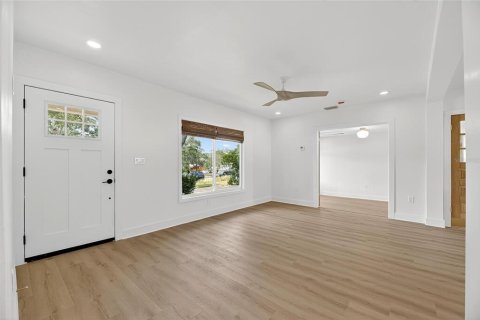 Casa en alquiler en Saint Petersburg, Florida, 3 dormitorios, 125.7 m2 № 1918122 - foto 6