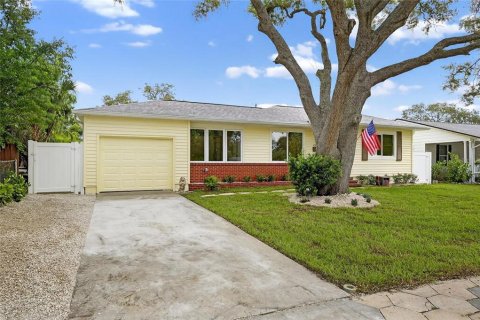 Casa en alquiler en Saint Petersburg, Florida, 3 dormitorios, 125.7 m2 № 1918122 - foto 3
