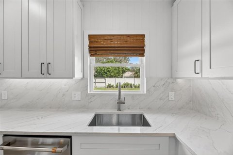 Casa en alquiler en Saint Petersburg, Florida, 3 dormitorios, 125.7 m2 № 1918122 - foto 13