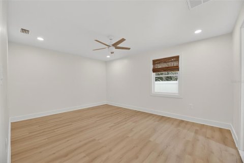 Casa en alquiler en Saint Petersburg, Florida, 3 dormitorios, 125.7 m2 № 1918122 - foto 24