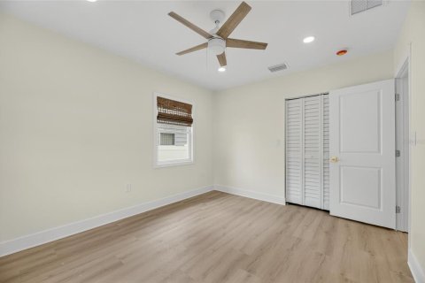 Casa en alquiler en Saint Petersburg, Florida, 3 dormitorios, 125.7 m2 № 1918122 - foto 28