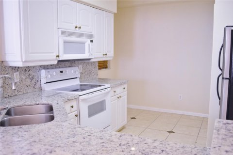 Copropriété à louer à Aventura, Floride: 2 chambres, 100.06 m2 № 1713353 - photo 20