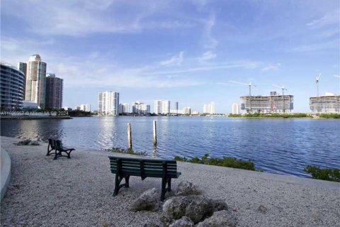 Copropriété à louer à Aventura, Floride: 2 chambres, 100.06 m2 № 1713353 - photo 3
