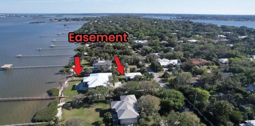 House in Sewall's Point, Florida 2 bedrooms, 232.63 sq.m. № 1226922