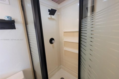 Townhouse in Miami, Florida 2 bedrooms, 100.33 sq.m. № 1987875 - photo 12