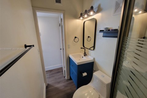 Townhouse in Miami, Florida 2 bedrooms, 100.33 sq.m. № 1987875 - photo 13